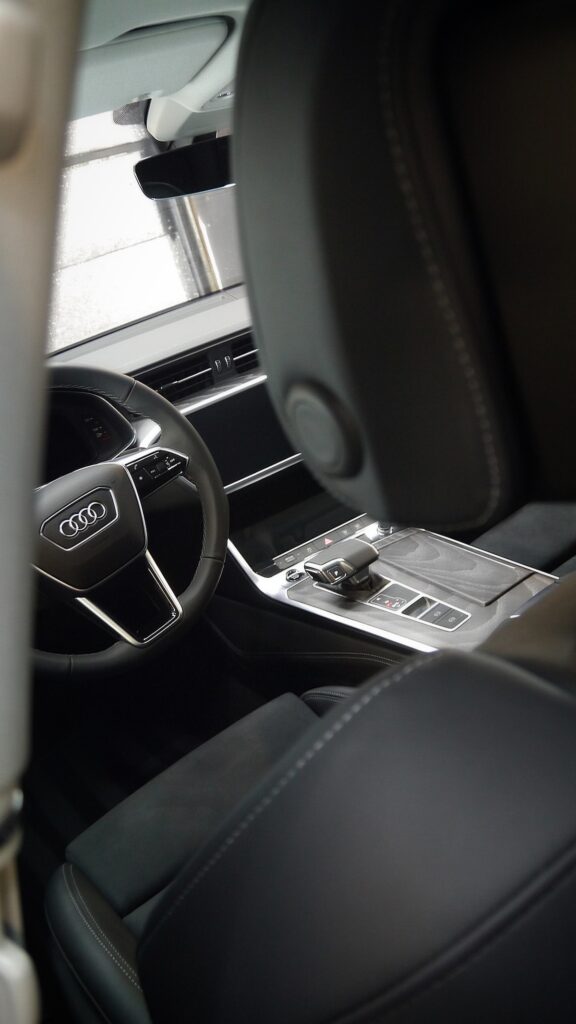 AUDI A6 CENTER CAR 2144